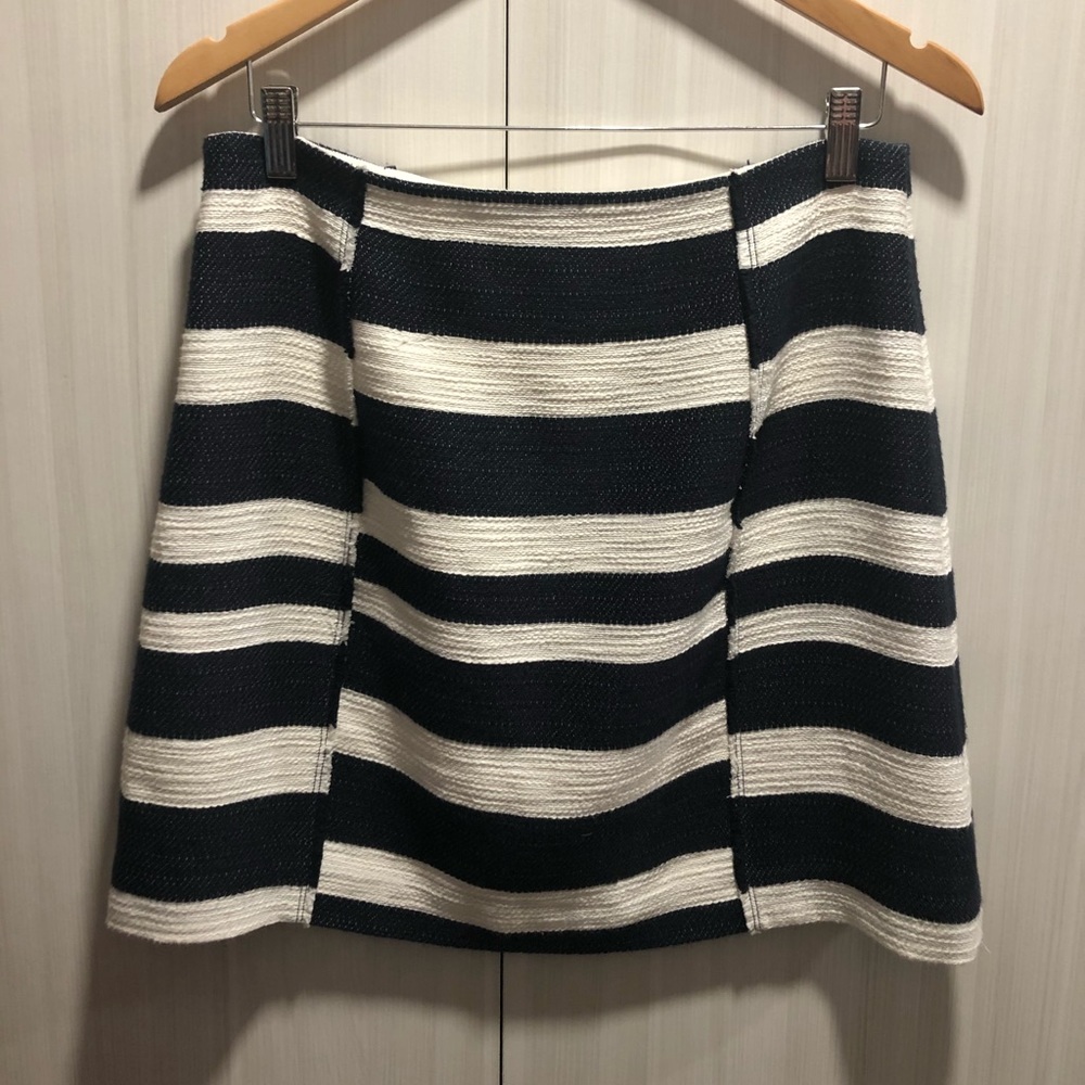 Loft black and white woven mini skirt